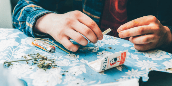 How to roll a joint