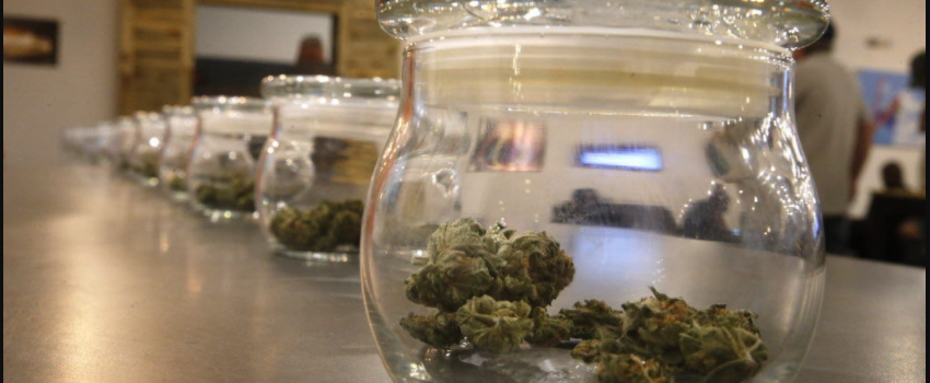Selling_Marijuana
