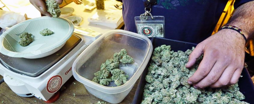 Selling_Marijuana